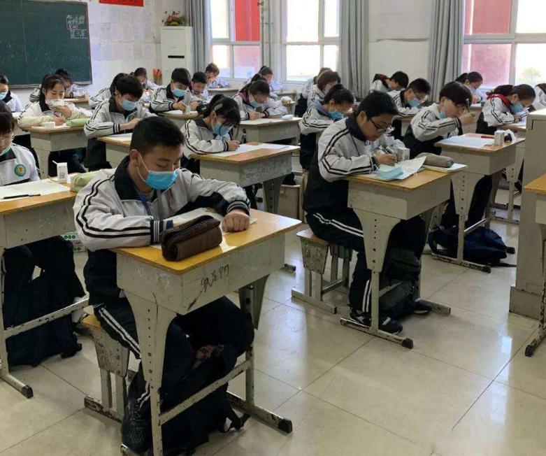 高考体检要“全*光脱**”？身高不到1米5不能考试？学生难以接受