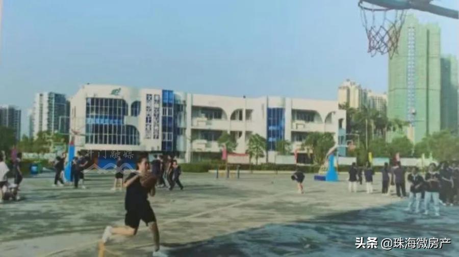 白藤湖中学操场,白藤湖学校