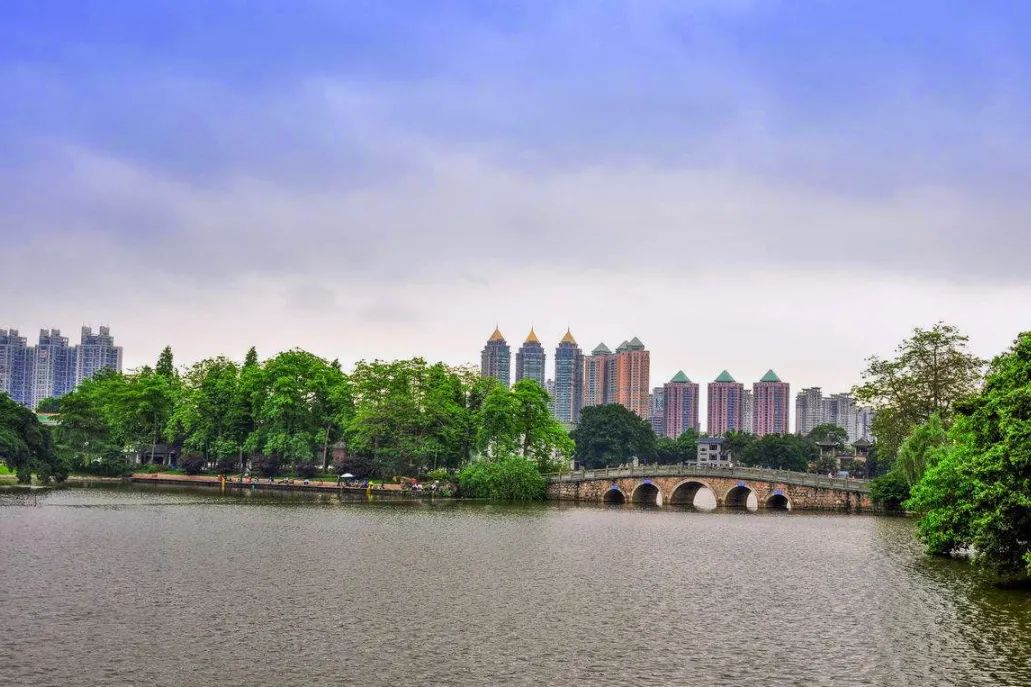 莫负*光春**|这5家希酒店旁的公园真的太美了