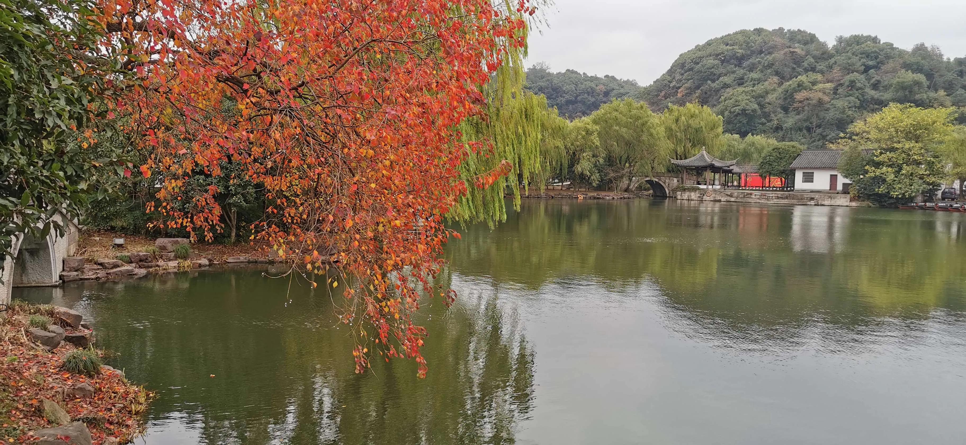 化腐朽为神奇的古诗词,绍兴古城东湖