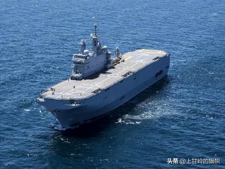 003号航空母舰是直通甲板吗,采用平直通飞行甲板的航空母舰