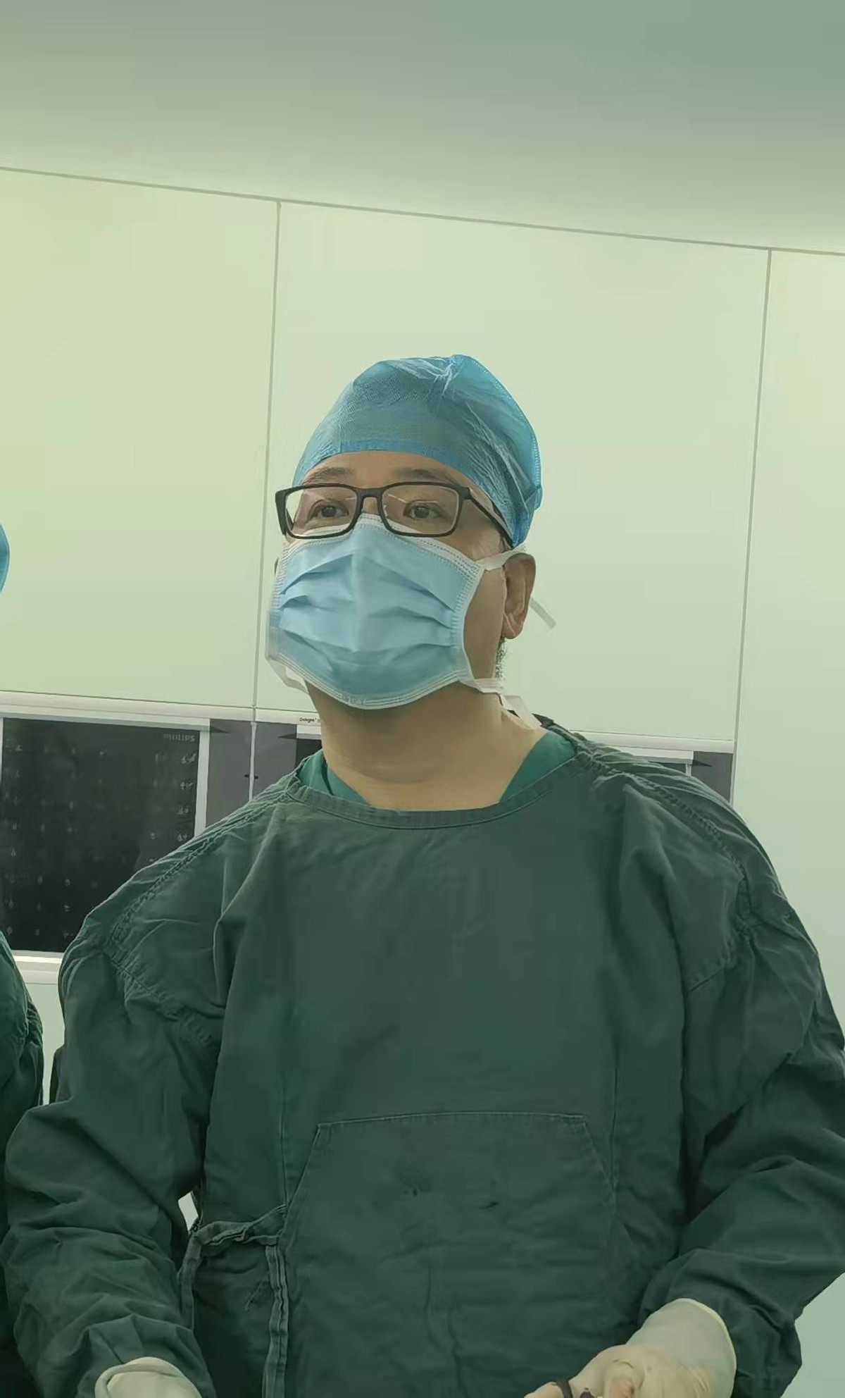 右肾部有1.3厘米的结石需要治疗吗,右肾1.6厘米的结石需要碎石吗