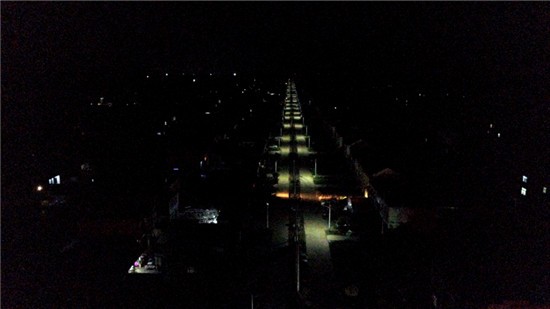 冲破黑暗的小村庄：熬夜卖水晶赢取财富，年销量过亿-东海县