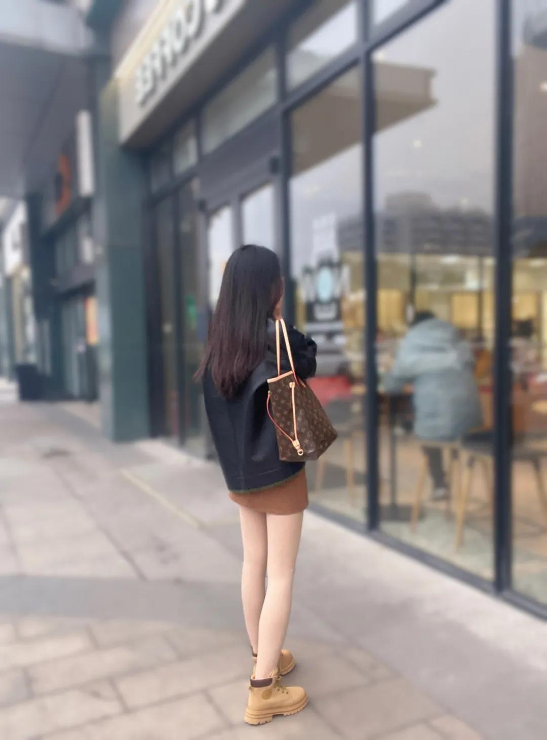 职场短袖西服怎么搭配好看,内搭衬衫搭西服