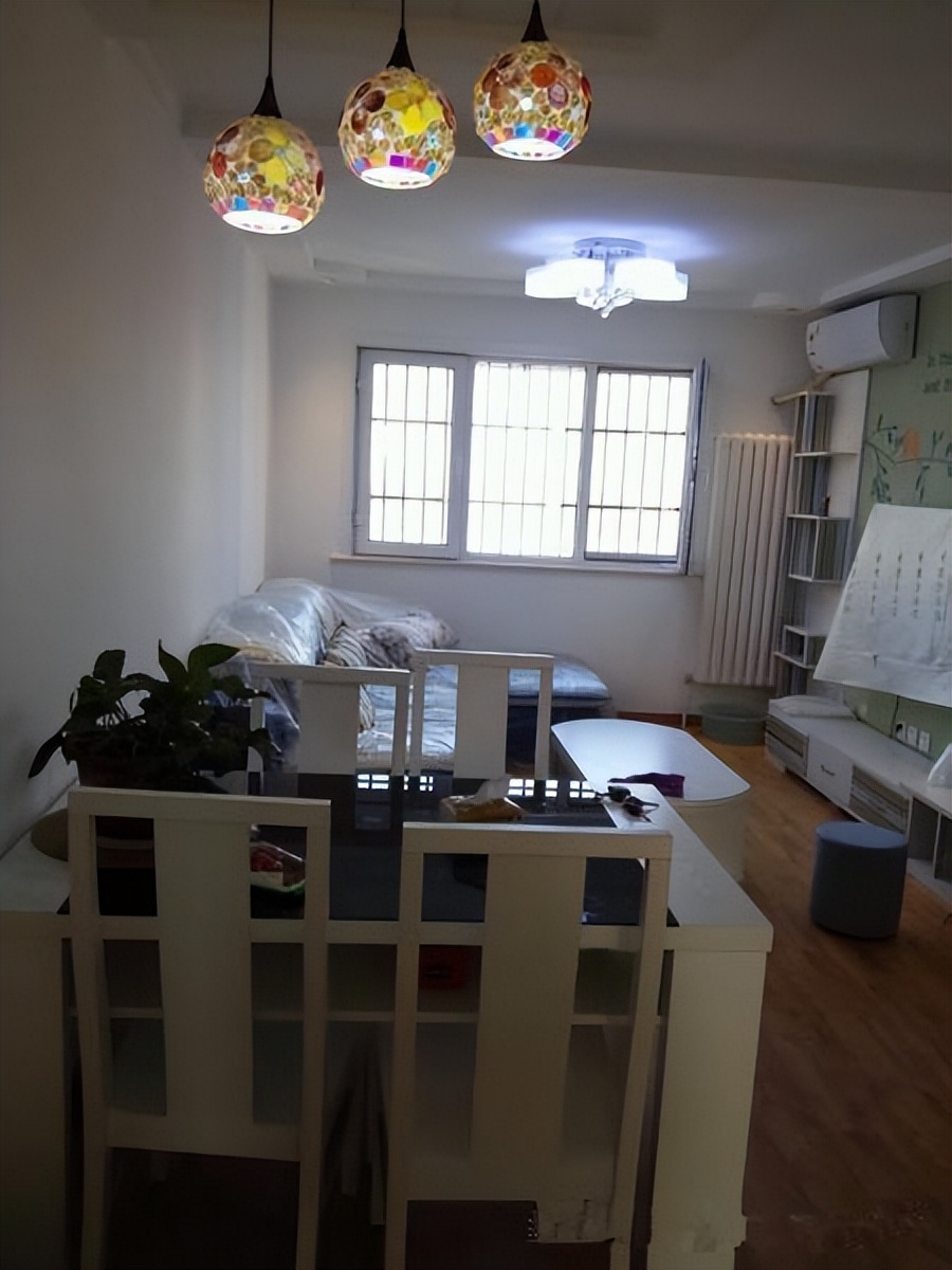 80后夫妻靠自己买了一套350万的房,小夫妻花300万买二手房