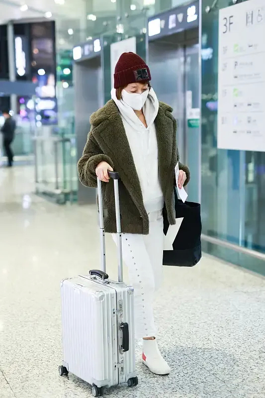 马伊琍斗篷穿搭,马伊琍穿衣搭配秋冬