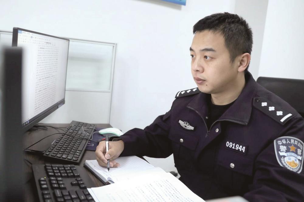 吴振：正义感十足的热血刑警