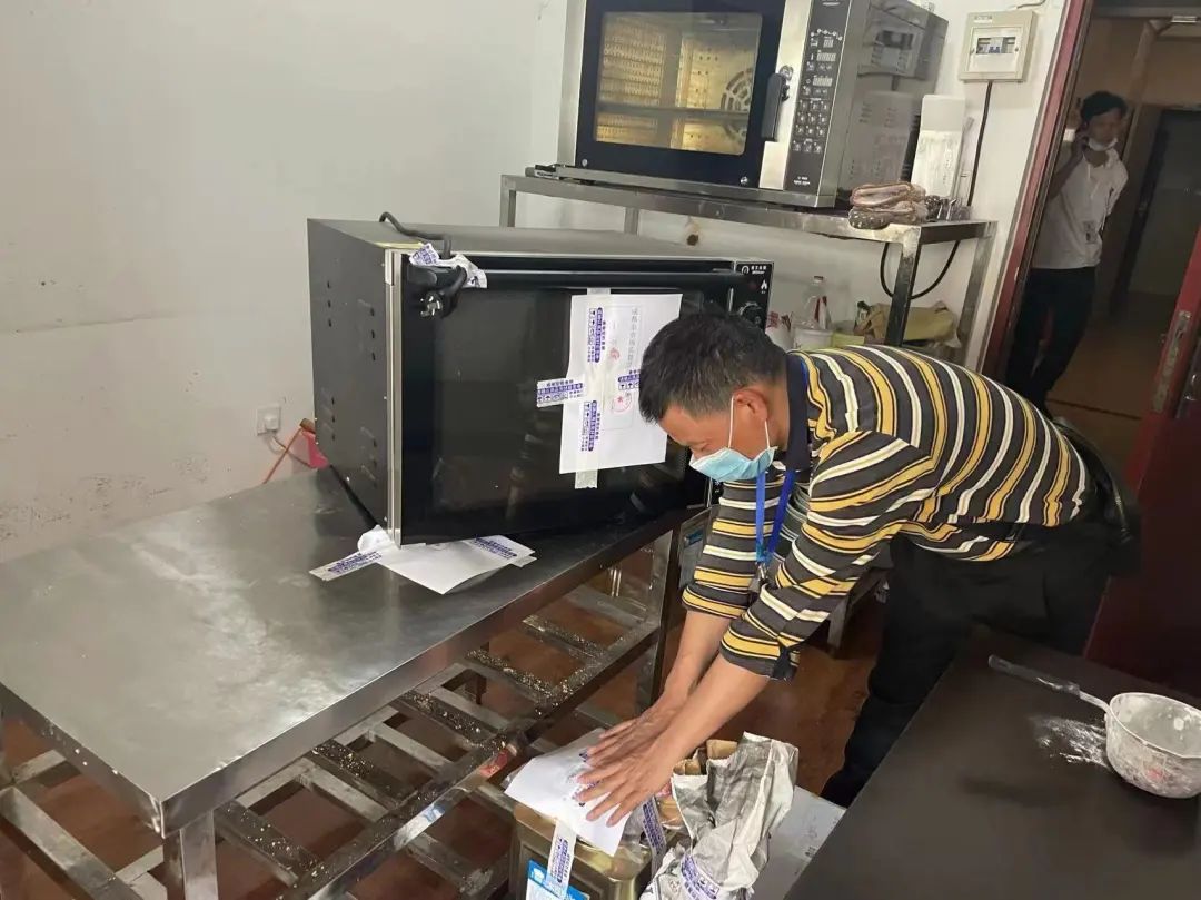 低俗！无底线！这种蛋糕也敢卖给小朋友？