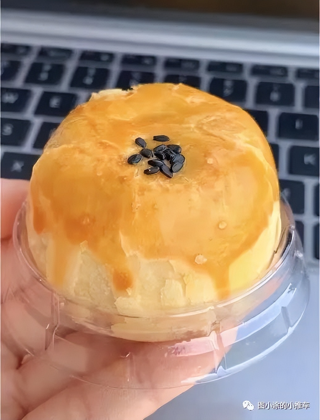 吐血整理！13款无限回购的宝藏零食，好吃到飞起！巨便宜！