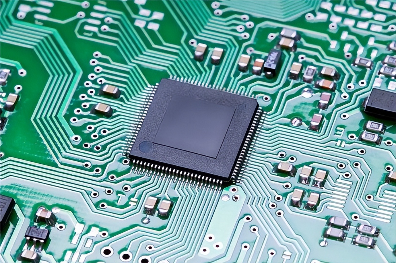 2016年，美国开价380亿美元试图控制半导体行业，遭中国一票驳回