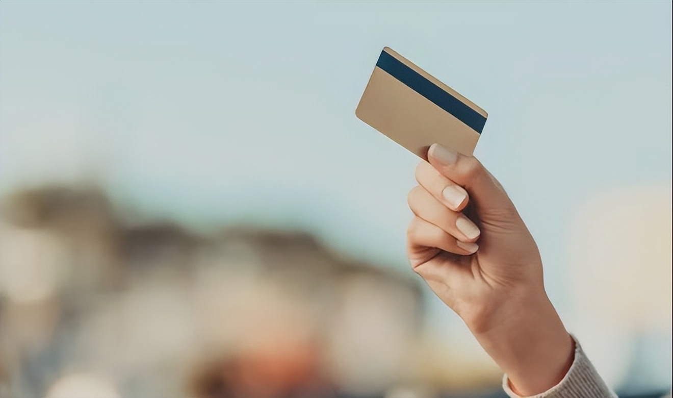 民法典中信用卡逾期,信用卡违约金有法律规定吗