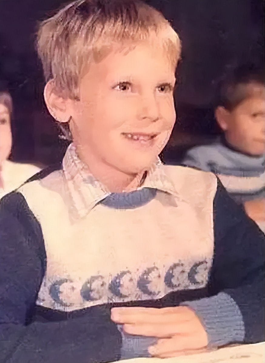 足坛球员童年照,足坛球星萌娃照