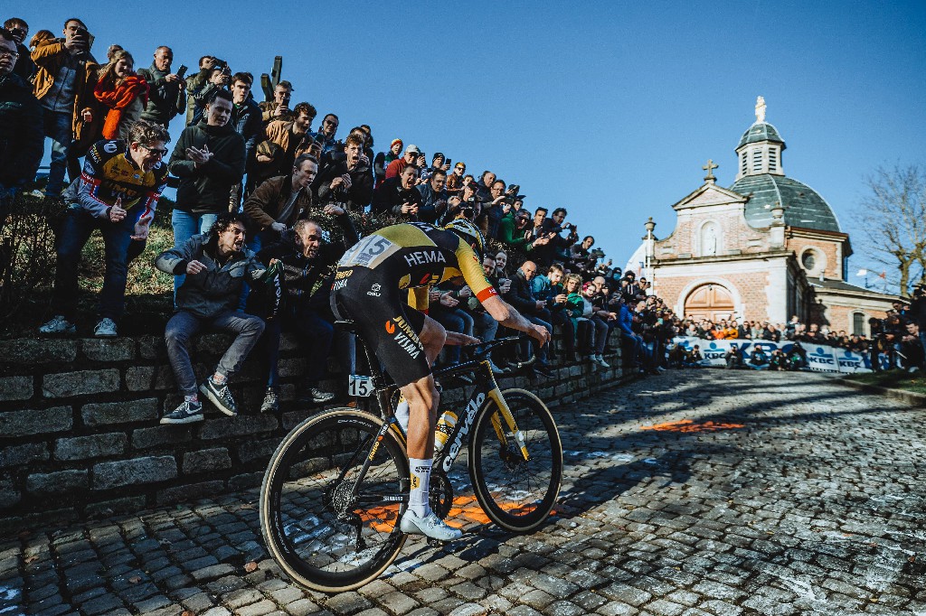 骑自行车应该有什么配件,自行车骑手都用的是什么自行车
