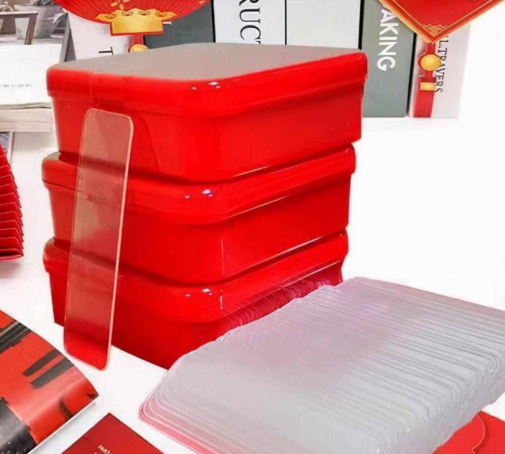 贴对联胶水久了在门上怎么去除,没有胶带和胶水怎样往墙上贴对联