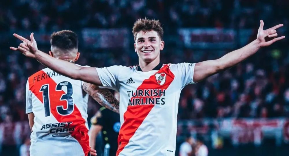 小蜘蛛阿尔瓦雷斯回曼城首秀,小蜘蛛阿尔瓦雷斯曼城表现