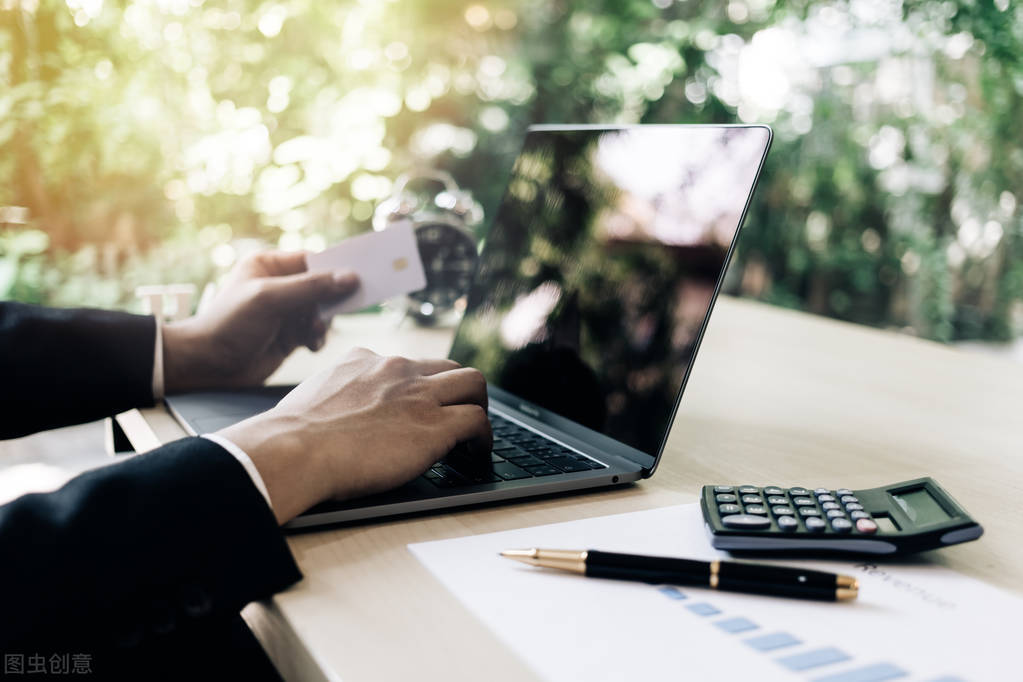 自学编程搭建彩票网站,自学编程搭建网站非法获利