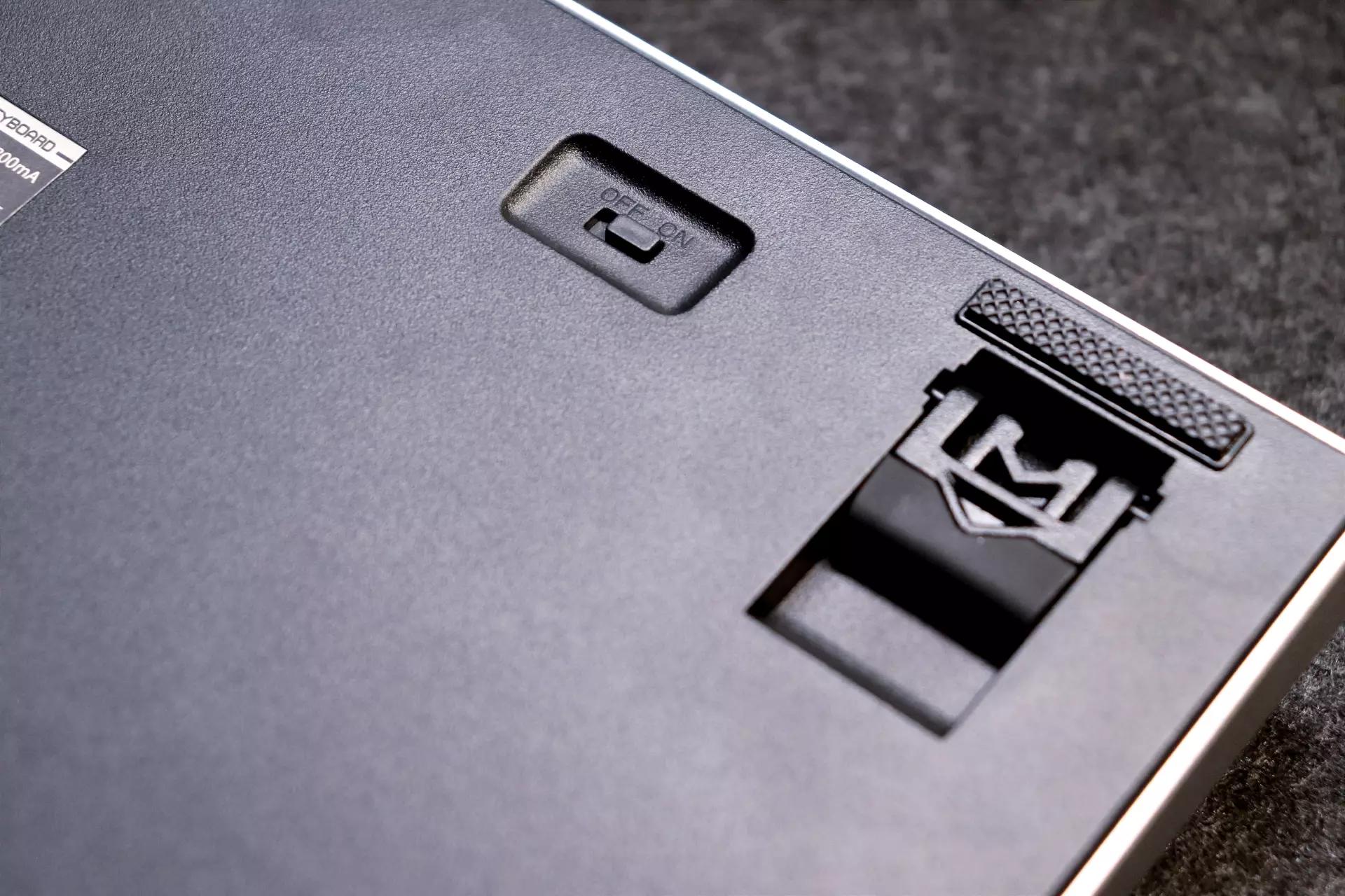 雷柏V700-8A多模机械键盘,雷柏v700rgb合金版机械键盘测评