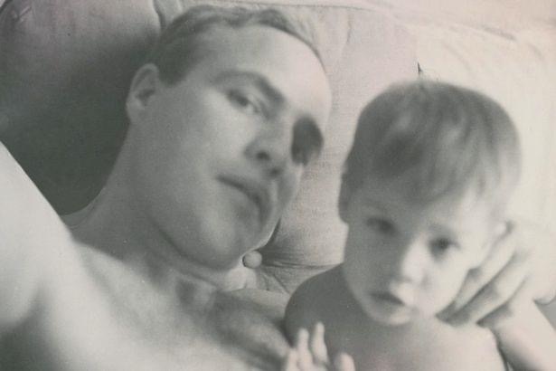 濂借幈鍧炴斁鑽′笉缇佺殑鐢峰,濂借幈鍧炵敺鏄庢槦鏀捐崱涓嶇緛