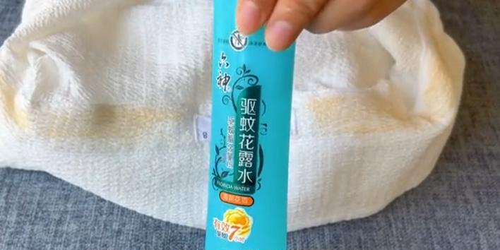 白衣服发黄怎么使用漂白水,白色衣服黄了用漂白剂怎么用