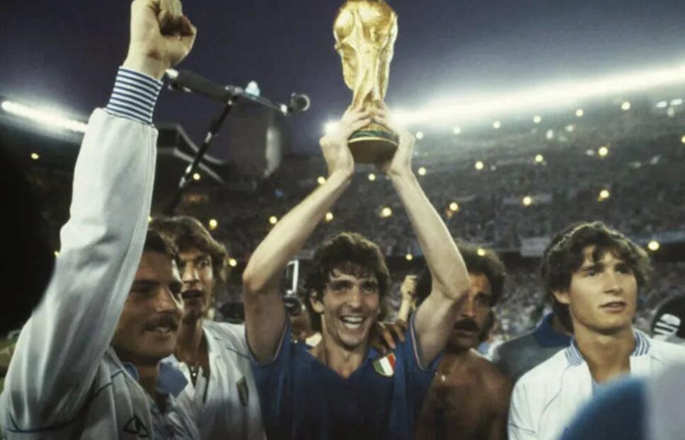 足坛十大前腰托蒂,托蒂在意大利地位