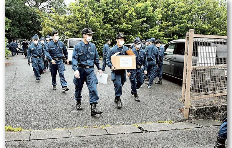 日本自卫官主办120人淫乱聚会，警方派150名警力冲进现场抓人