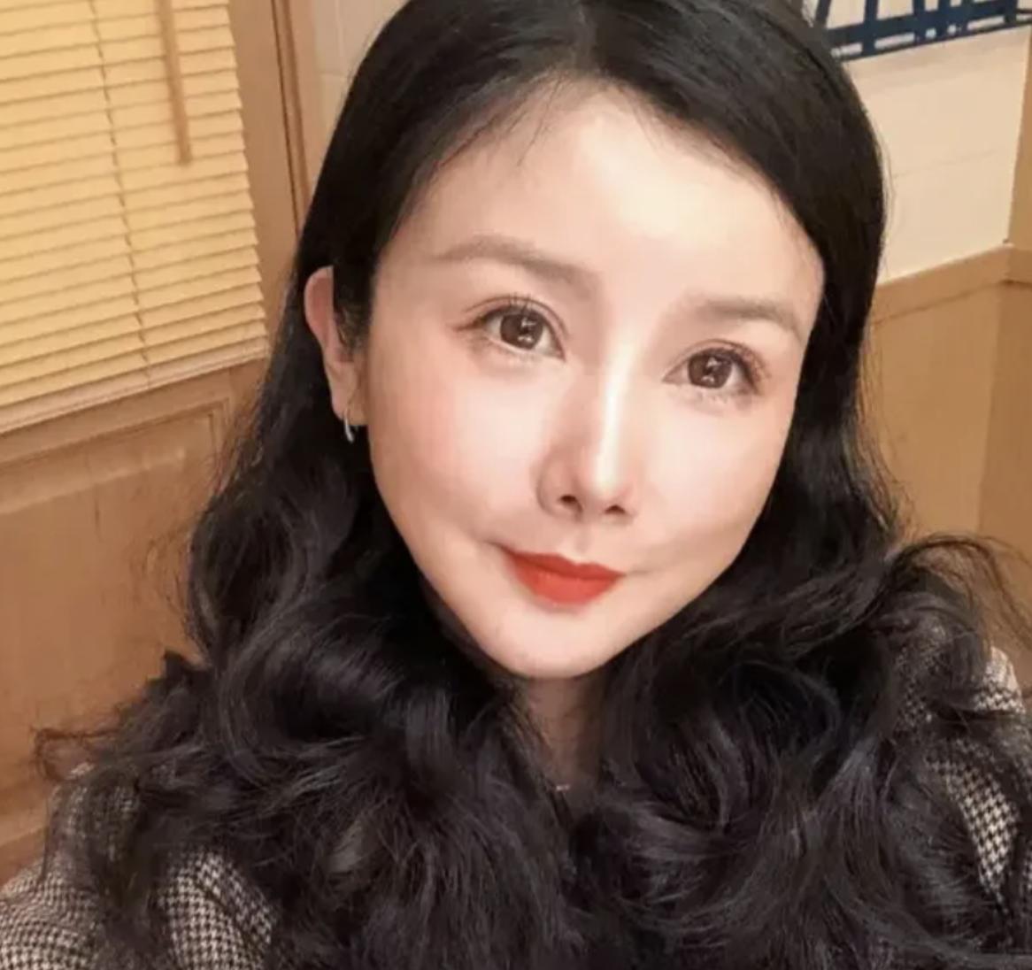 假下巴对决！谁的能戳死人，谁的下一秒就飞出去，谁的越整越残？