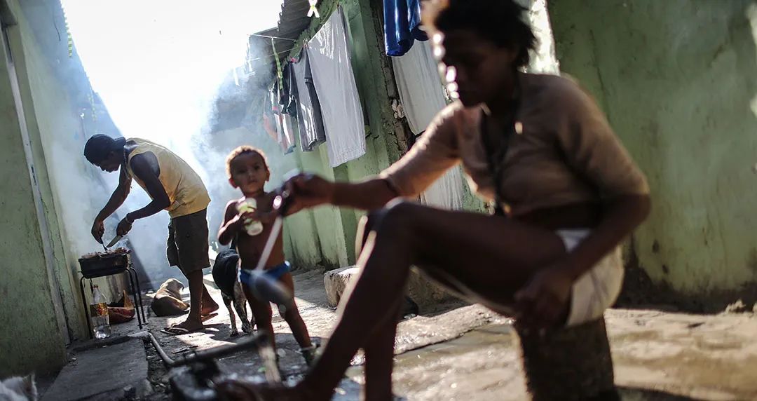 短短八年,巴西从金砖国家,变成土砖国家