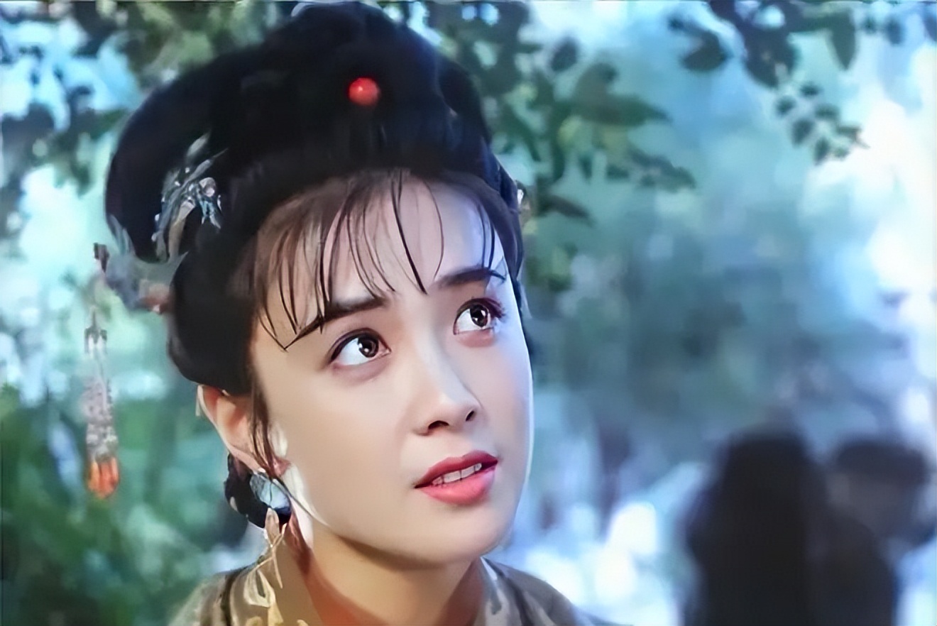 56岁傅艺伟曾是最美苏妲己,傅艺伟妲己最美瞬间为母祝寿