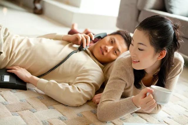 男朋友爱你为你做的十件事,男朋友为你做过8件事说明爱你