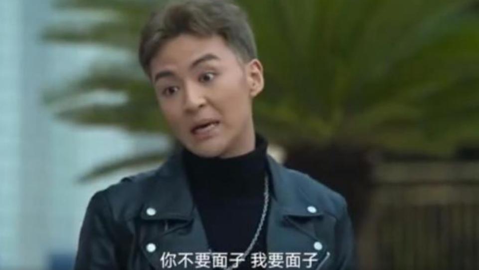 李咏女儿首次公开亮相,李咏女儿照片惹争议