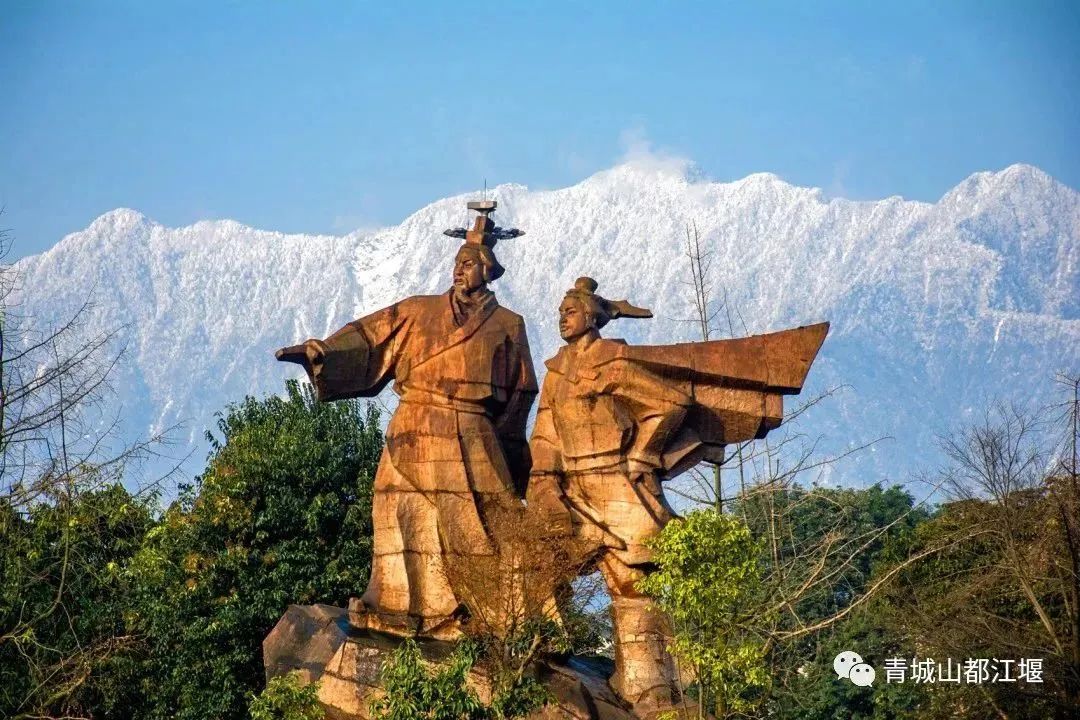 晴空雪山,雨过天晴的都江堰又见雪山