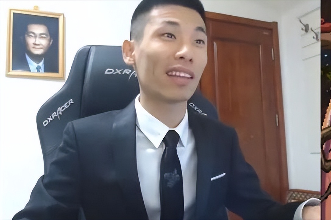 游戏黑洞果然名不虚传！钱小佳玩斗地主，连四带两对都没听说过