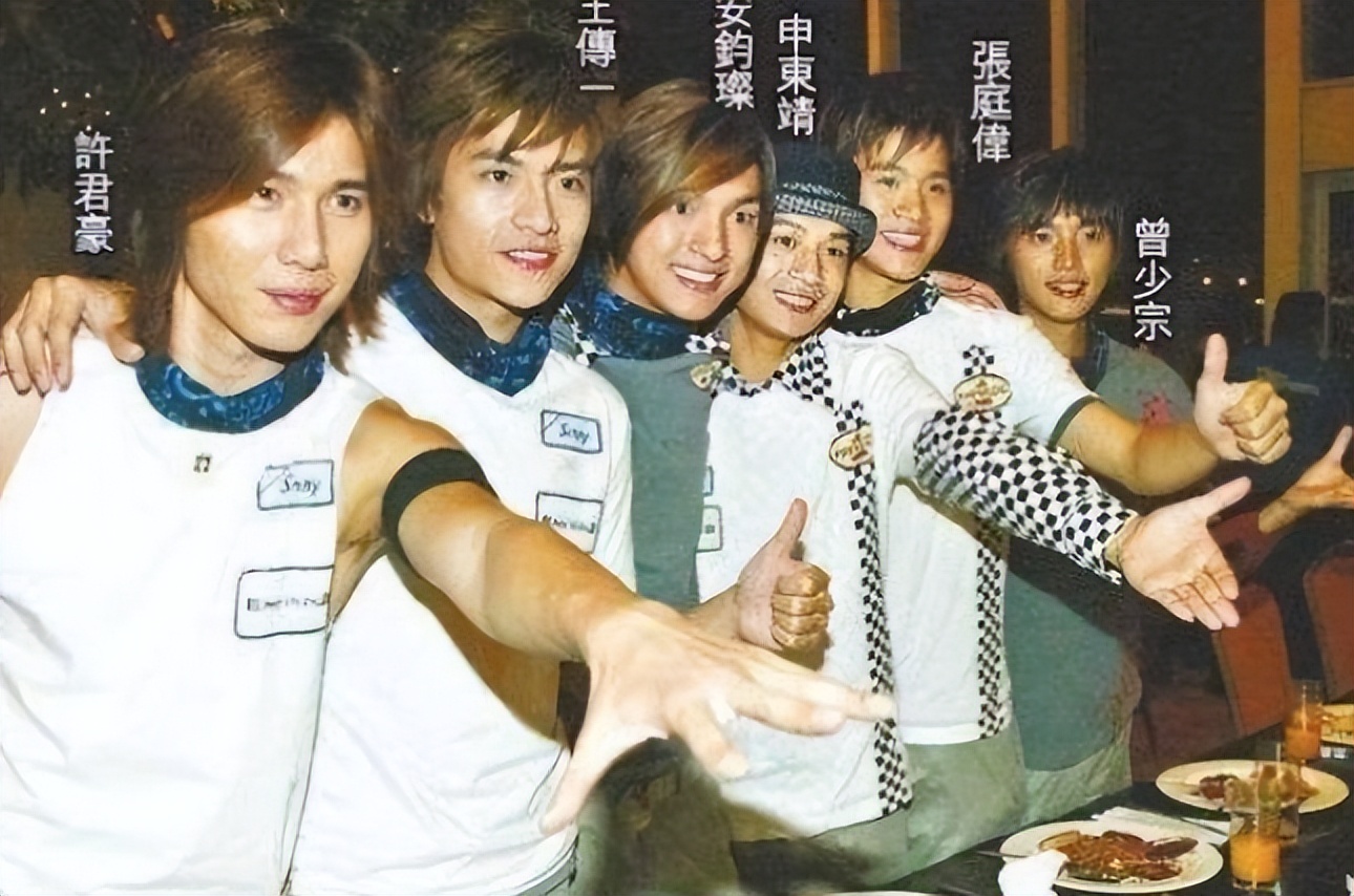 29岁离开组合沉寂十三年,四大偶像组合现状