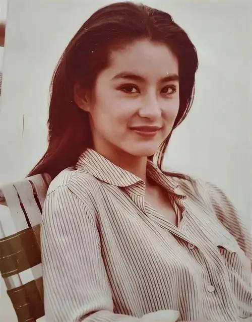 邓丽君和林青霞视频,邓丽君和林青霞海边照