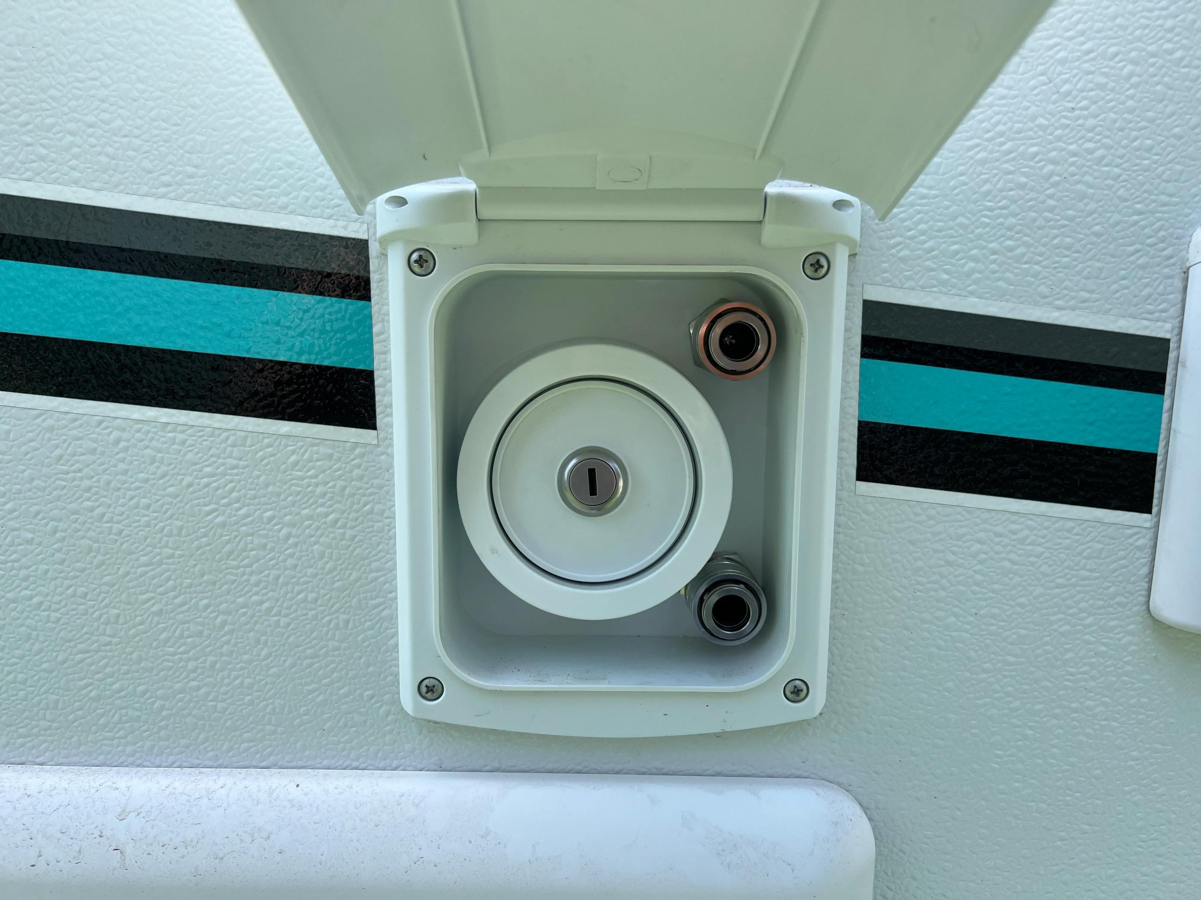 23年宇通c530双拓展价格,宇通c530双拓展房车报价是2023款吗