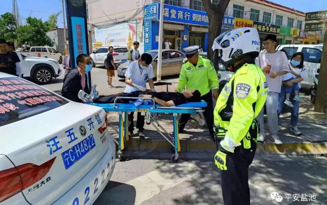 暖心警事爱总能温暖人,夏日炎炎警事忙点滴之行获赞扬