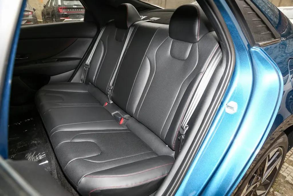 现代伊兰特开了6000公里去首保,浅谈近期用车感受