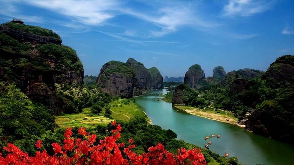 景德镇和鹰潭哪个面积大,江西最发达的城市景德镇