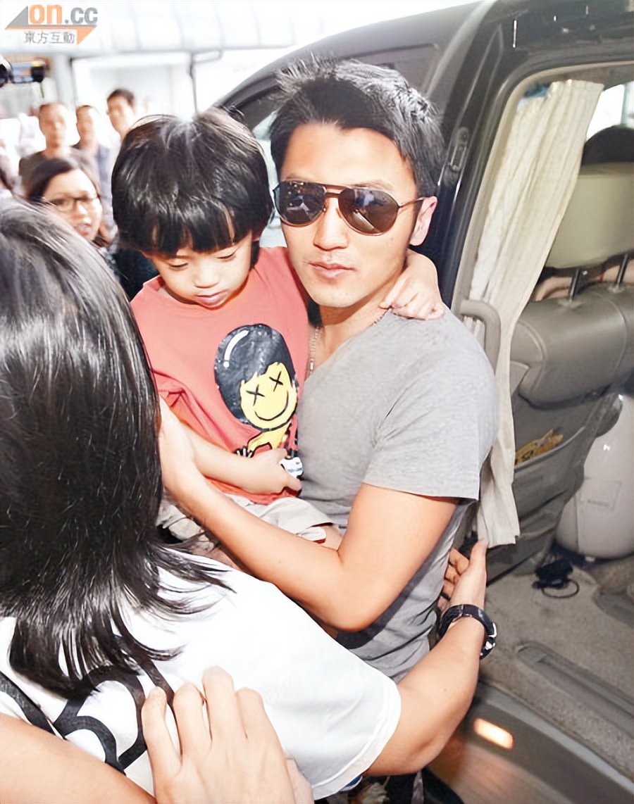 谢霆锋为什么如此喜欢王菲,谢霆锋为何喜欢王菲这么多年