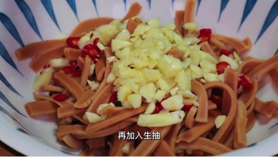 泡发鱿鱼最正确的方法,鱿鱼怎么泡发得更大