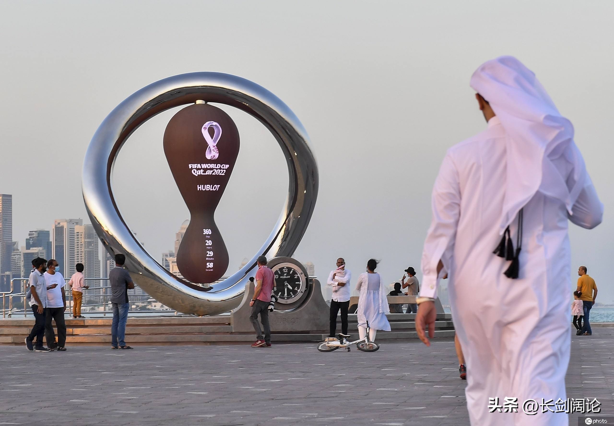 卡塔尔世界杯花费2000亿美元,卡塔尔世界杯2200亿花在哪了