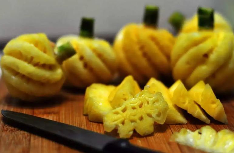 女生吃了半个菠萝,女生吃了菠萝嘴巴溃疡怎么办