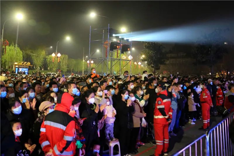 “千年老咸阳活力新渭城”主题文艺演出《杂技专场》震撼亮相