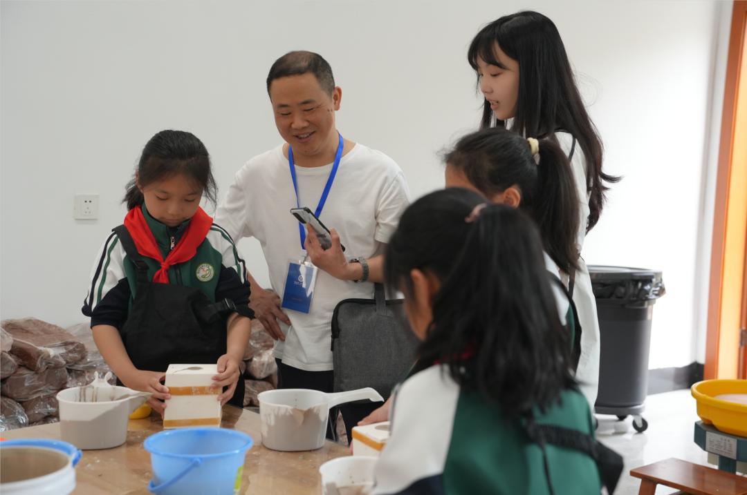 校际交流促发展携手并进谱新篇,携手教研促发展交流互动共提升