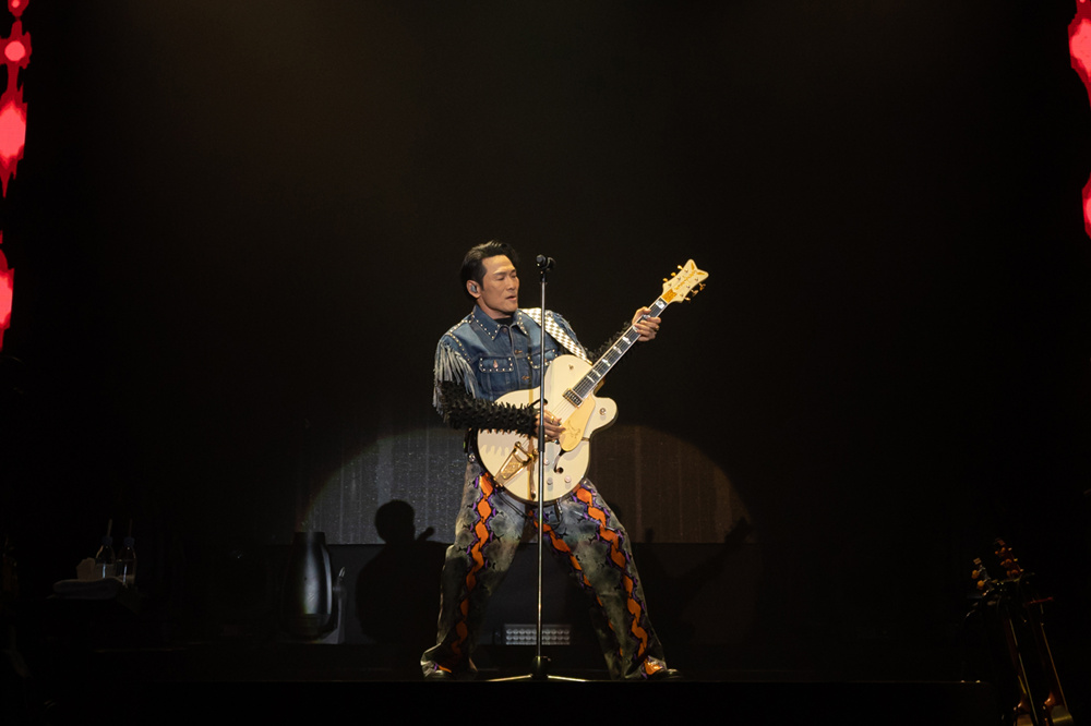 杜德伟演唱会现场视频,杜德伟香港演唱会全集