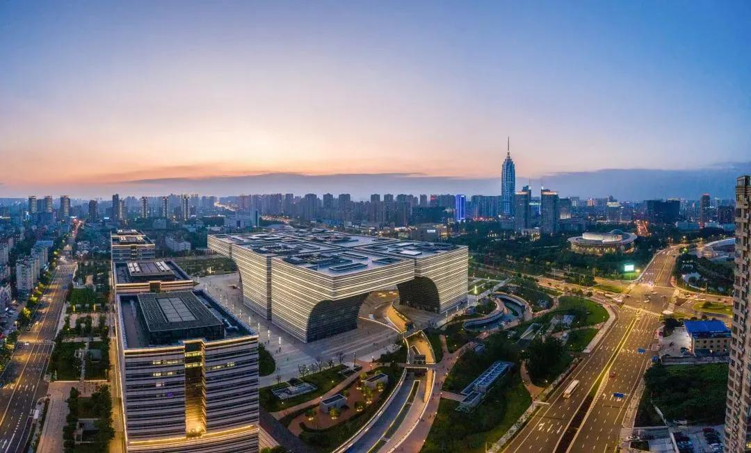 2021年，常州，牛牛牛！什么都挡不住常州奔跑的脚步…