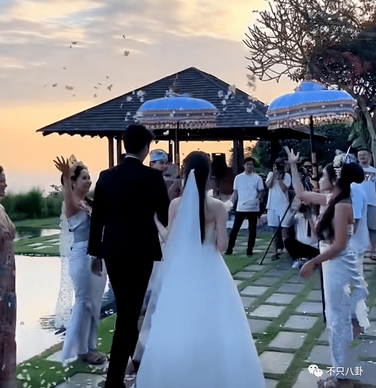 秦牛正威订婚哪个明星参加了婚礼,秦牛正威订婚视频高清