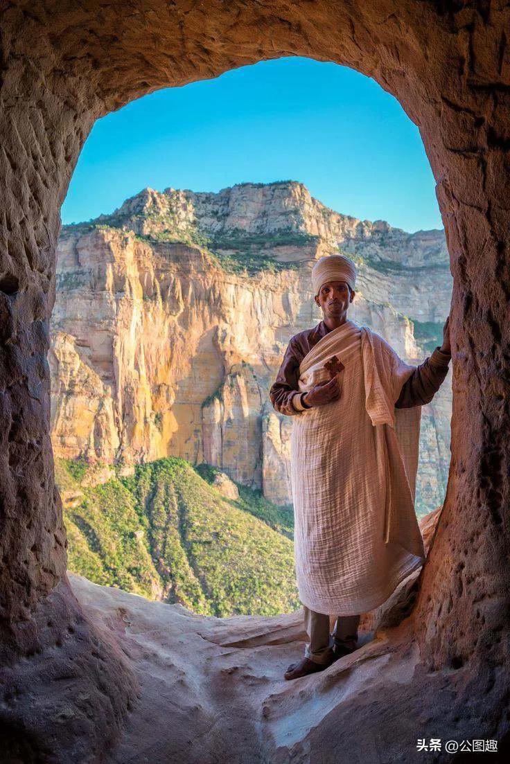 世界上最大最彷徨的教堂,最美悬崖教堂在哪里建造