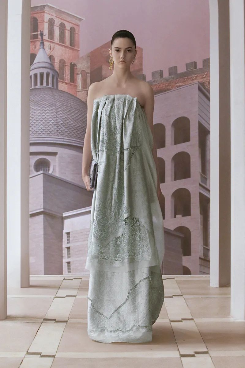 2023年明星穿过的高定,又大又繁琐的高定系列