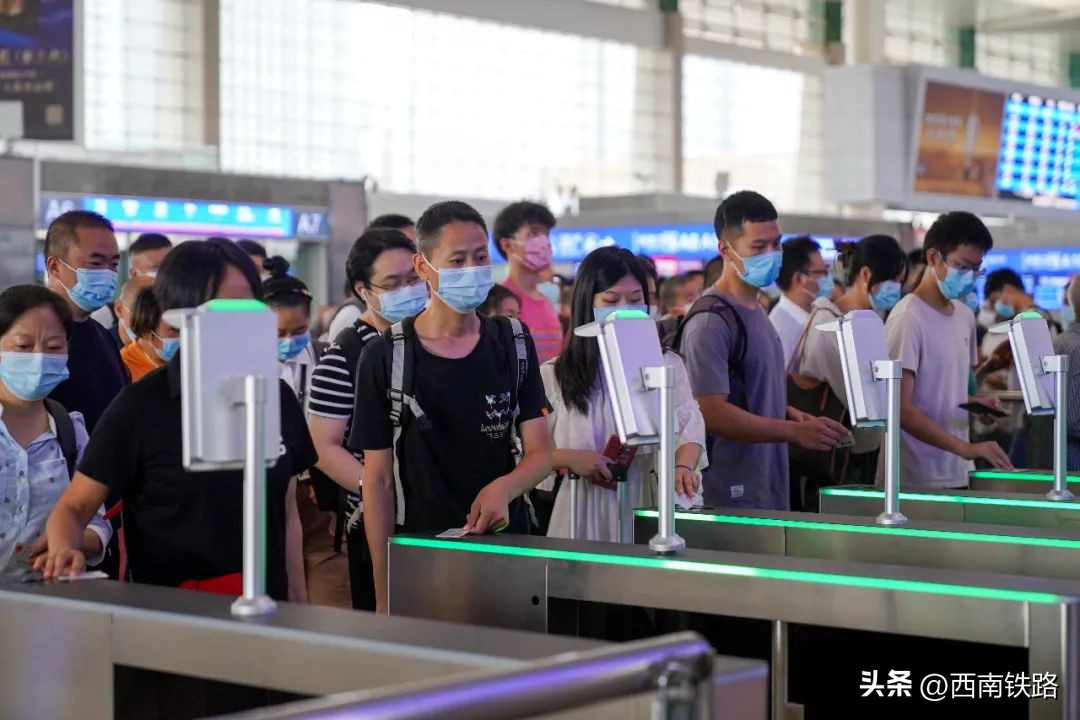 等车为什么不能上车,明明不开车为啥还被称为副驾驶